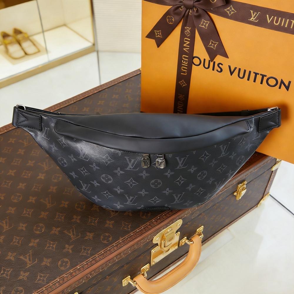 <AUTHENTIC>Louis Vuitton Discovery Bumbag - Picture 3 of 6
